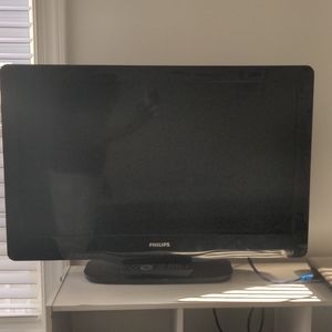 32" Phillips black tv